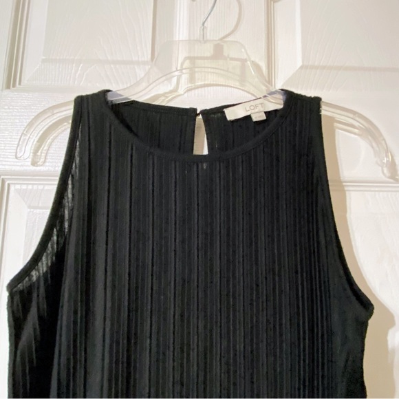 LOFT Black Pleated Shell Sz XS sleeveless - Picture 3 of 8